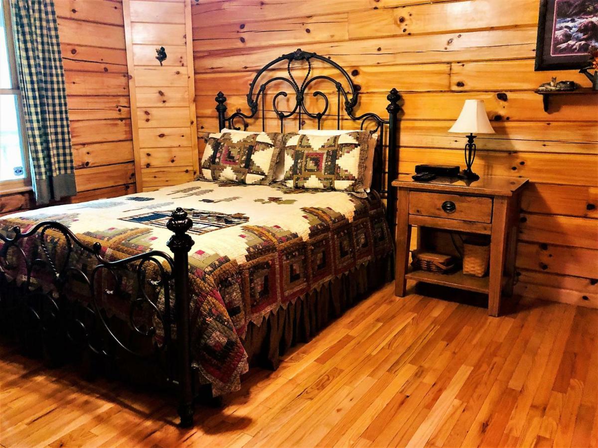 Bear Pleasures Cabin Villa Gatlinburg Exterior foto